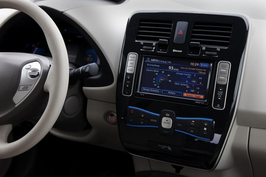  Nissan Leaf 2012 года  (фото 20 из 45)
